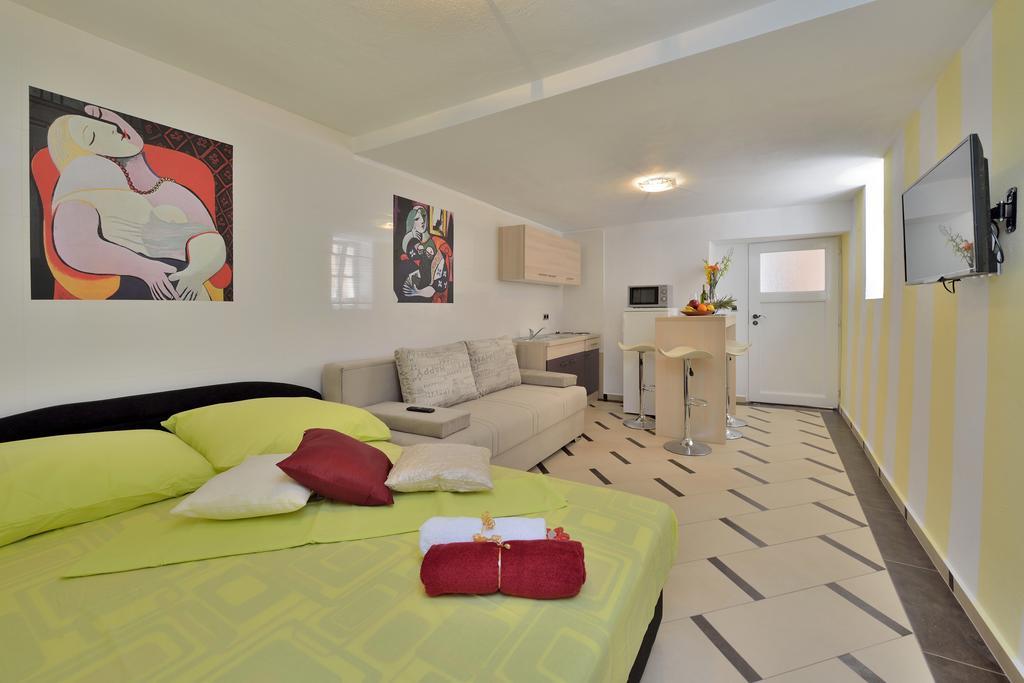 Apartments Carpe Diem ノビグラード・ダルメーシャ 部屋 写真